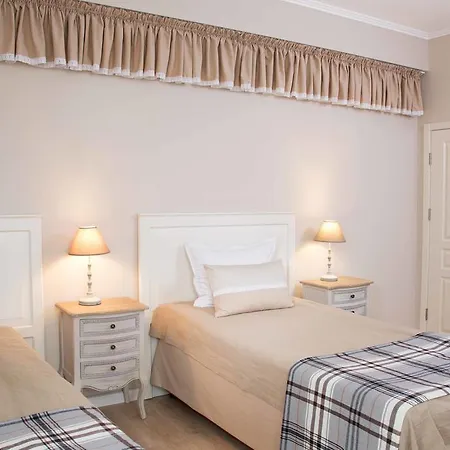 שומן Family Hotel The Castle מראה חיצוני תמונה