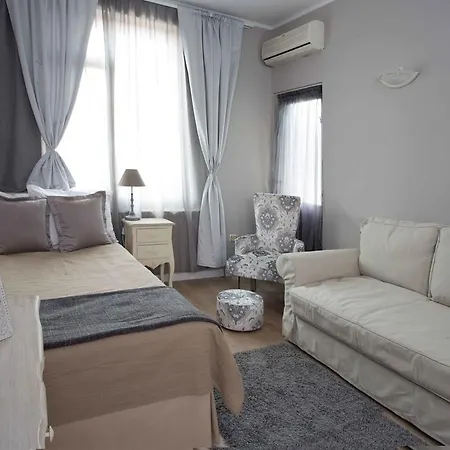 שומן Family Hotel The Castle מראה חיצוני תמונה